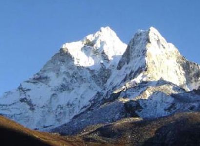 Amadablam Peak Expedition Tour