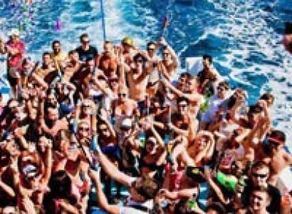 Champagne Showers Boat Party Package