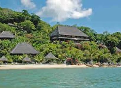 Rainforest and Nosy Saba Private Island Package