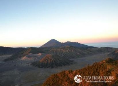 11 Days Java Nature Culture Overland Package