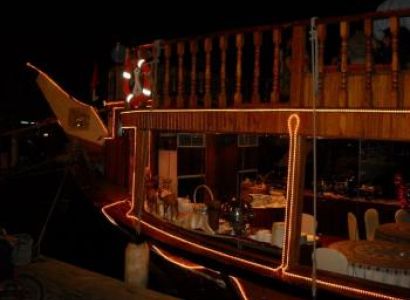 Dubai Creek – Dhow Cruise Dinner Package