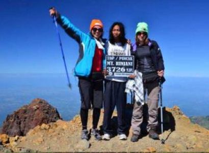Summit Rinjani Senaru Package