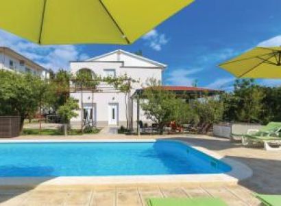 Apartment with Terrace a Minute from the Beach in Kaštel Stari Package