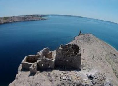 Dazzling Kaštela Apartment in Prime Beachfront Location Package