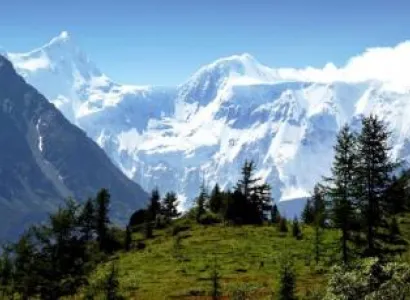 On Horseback to Foot of the Belukha Mountain Tour