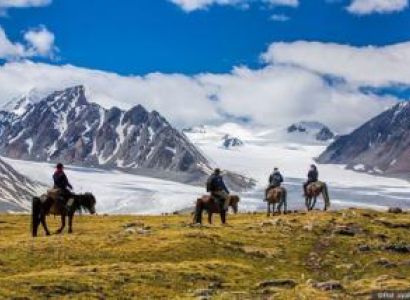 Golden Eagle Festival with hikes in Altai Tavan Bogd National Park