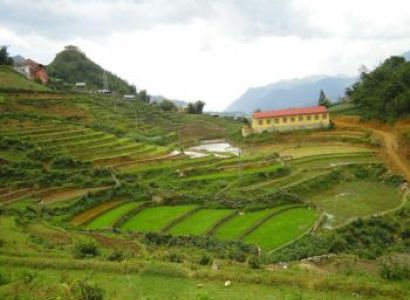 Sapa 2 Days Hotel Stay and Easy Trek Package