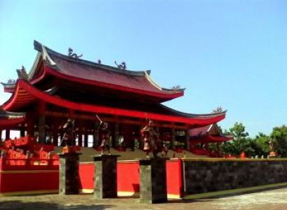 4D Semarang Temple Tour