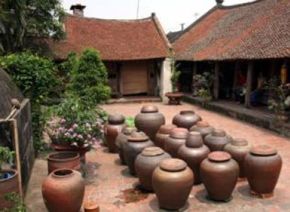 Duong Lam Ancient Village Tour