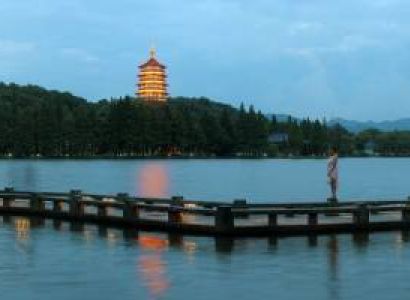 Grand Tour of China Beijing – Chengdu – Shangrila – Lijiang – Dali – Kunming – Guilin