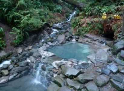 Volcano, Hot Springs, Thirasia & Sunset in Oia Cruise Tour