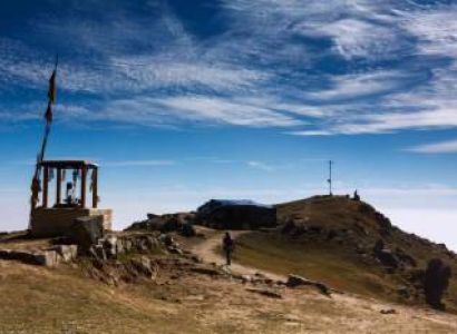 Trek To Indrahar Pass Tour