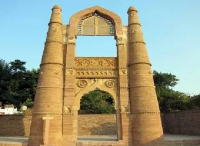 Chanderi Tour with Orchha