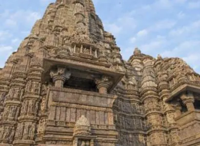 Jhansi Tour with Khajuraho Temples