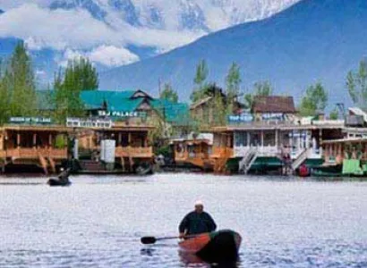 Jammu to Katra to Srinagar to Kargil - Leh Tour