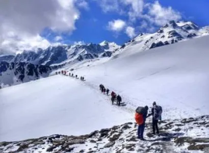 Sar Pass Trek Tour