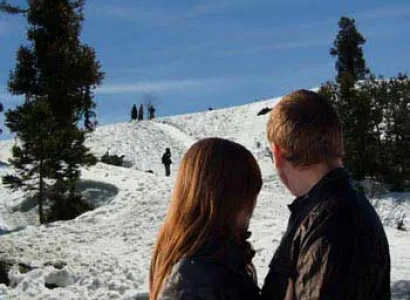 Monsoon Package Delhi to Manali By Volvo Tour