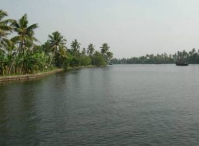 Kerala Special Tour - Cochin 1n - Munnar 2n - Kumarakom 1n - Alleppey 1n - Athirapally 1n Paxkage