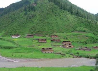 Overland Adventure to Tibet from Chengdu Tour