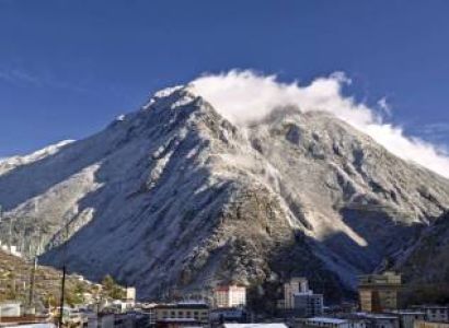 Chengdu Yunnan Chongqi Yangtze Shanghai Tour