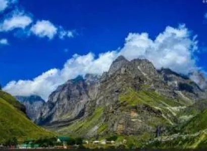 Trekking in Dayara Bugyal Tour