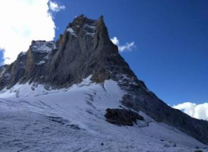 Sara Umga Pass Trek Tour