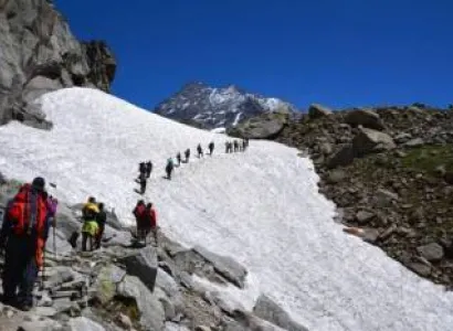 Hampta Pass Trek Tour 5 Days