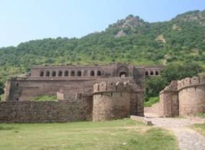Bhangarh Abhaneri Tour