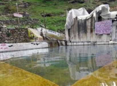 Kheer Ganga Trek Tour