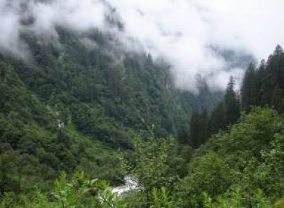 3 Nights 4 Days Valley of Flowers Trek Tour