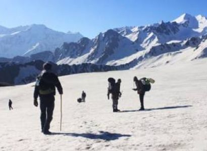 Sar Pass Trek  Tour
