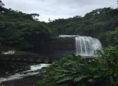 Shillong, Cherrapunjee, Dawki, Mawlynnong Tour