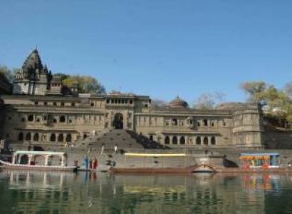 Indore to Omkareshwar Maheshwar Darshan Tour