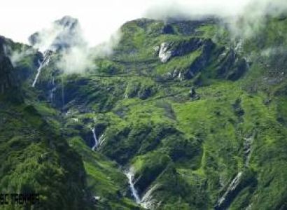 Valley of Flowers Trek Tour