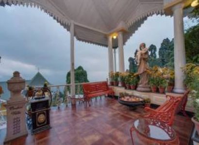 Luxurious Getaway to Darjeeling