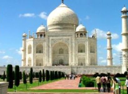 Agra Tour with Akbar Tomb