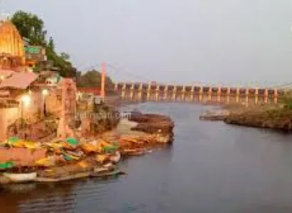04 Nights/ 05 Days Ujjain + Omkareshwar + Maheshwar + Mandu Tour Package.