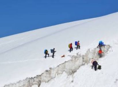 Pin Parvati Trek Tour