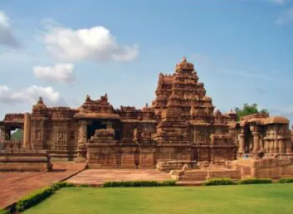 Hampi - Badami 4N 5D Tour Package