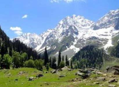 Srinagar 3 Star Standard Package for 5 days with Day Excursion to Gulmarg and Pahalgam