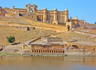 Chandigarh - Manali - Dharamshala - Vaishno Devi - Amritsar Tour