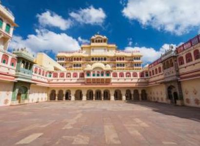 Jaipur Sightseeing with Jaipur Tours Taxi