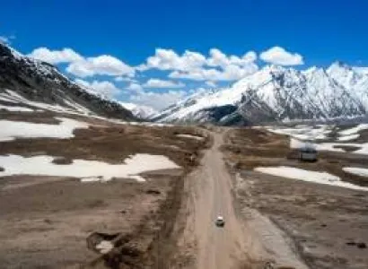 Hampta Pass Trek - Valley Of Contrasts 5 Days Tour
