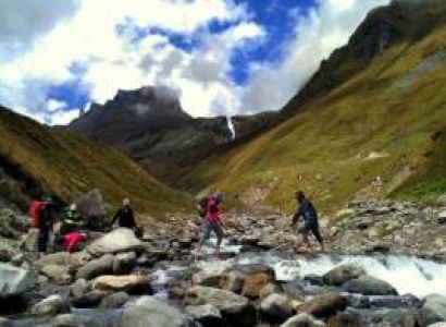 CHANDRANAHAN LAKE TREK