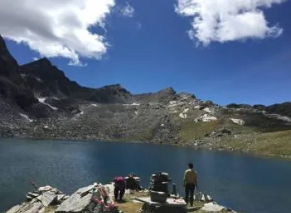 Baraadsar Lake Trek Tour