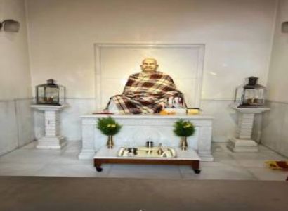 Same Day Trip New Delhi to Kachi Dham Baba Neem Karoli Darshan