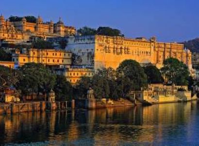 Discover Deserts, Forts and Palaces Tour Package