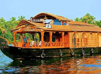 Luxury Kerala Honeymoon Package Tree House