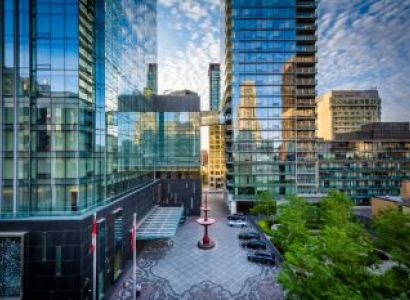 One-Way Flight Tickets India Delhi To Canada Toronto Tour