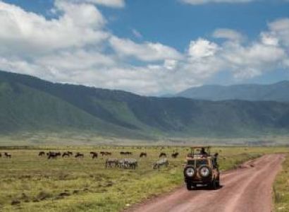 6 Day Tanzania Safari Tour Adventure-Tarangire-Lake Manyara-Serengeti-Ngorongoro Crater